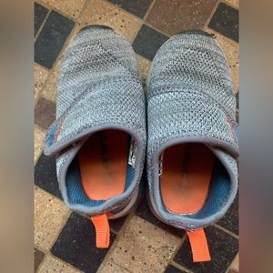 Carters boys toddler shoes size 5